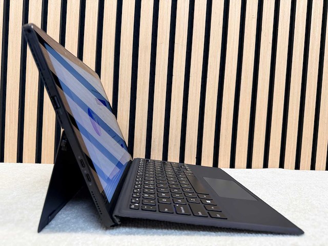 Dell - latitude 5290 2-in-1 - i5 / 8gb / 256gb / 12,2" laptop - afbeelding 2 van  9