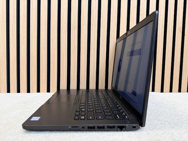 Dell - latitude 5400 - i5 / 16gb / 256gb / 13,9" laptop - afbeelding 3 van  9