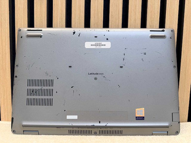 Dell - latitude 5420 - i5 / 16gb / 256gb / 13,9" laptop - afbeelding 8 van  11