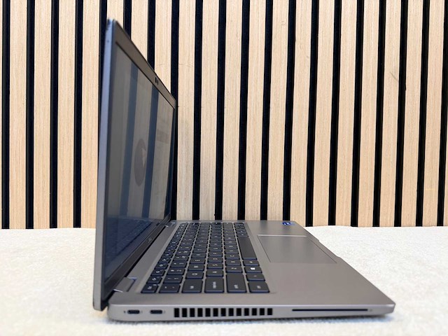 Dell - latitude 5420 - i5 / 8gb / 256gb / 13,9" laptop - afbeelding 2 van  9