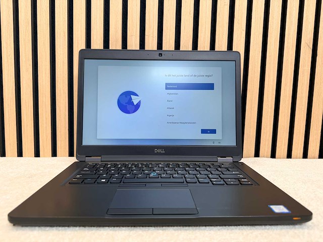 Dell - latitude 5490 - i5 / 16gb / 256gb / 13,9" laptop - afbeelding 1 van  7
