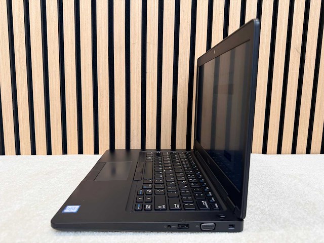 Dell - latitude 5490 - i5 / 32gb / 256gb / 13,9" laptop - afbeelding 6 van  12