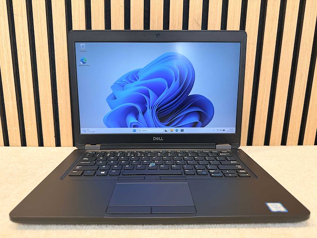 Dell - latitude 5490 - i5 / 8gb / 256gb / 13,9" laptop - afbeelding 1 van  6