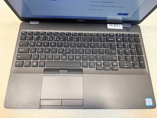 Dell - latitude 5500 - i5 / 16gb / 256gb / 15,3" laptop - afbeelding 3 van  7