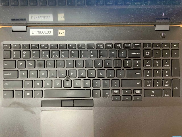 Dell - latitude 5500 gen 8 - laptop - afbeelding 2 van  8