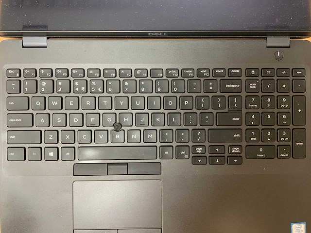 Dell - latitude 5500 gen 8 - laptop - afbeelding 2 van  8
