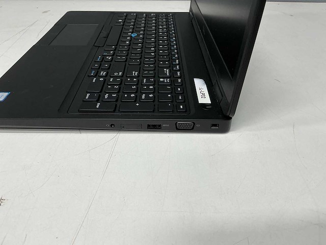 Dell - latitude 5590 - laptop - afbeelding 10 van  12