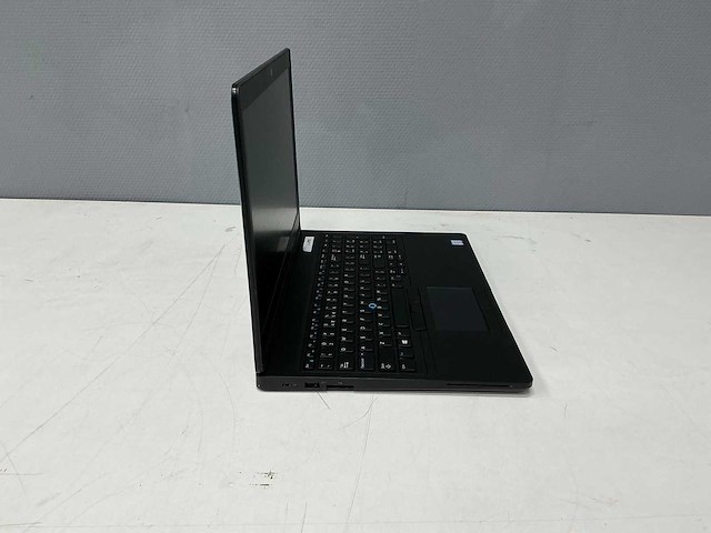 Dell - latitude 5590 - laptop - afbeelding 11 van  12