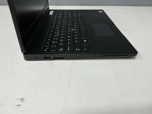 Dell - latitude 5590 - laptop - afbeelding 12 van  12