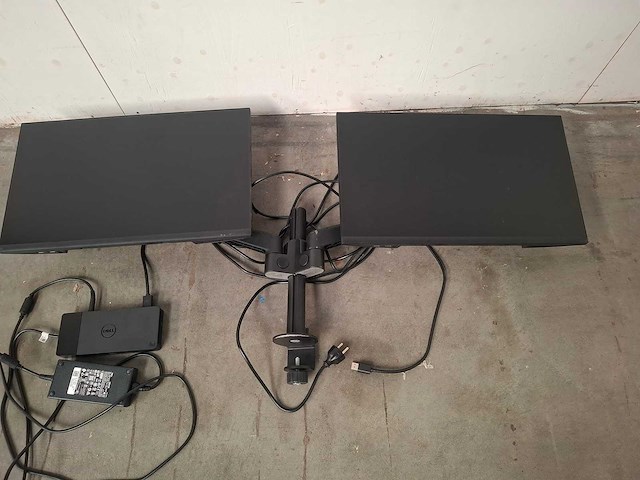Dell - p2422h - monitorset op arm - afbeelding 1 van  3
