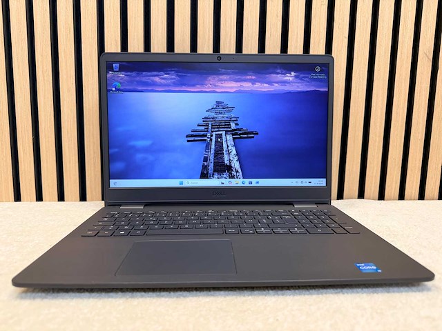 Dell - vostro 3500 - i3 / 16gb / 512gb / 15,3" laptop - afbeelding 1 van  7
