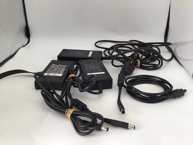 Dell 180 watt (2x) en 130 watt (1x) voeding adapter computeronderdeel (3x) - afbeelding 5 van  6