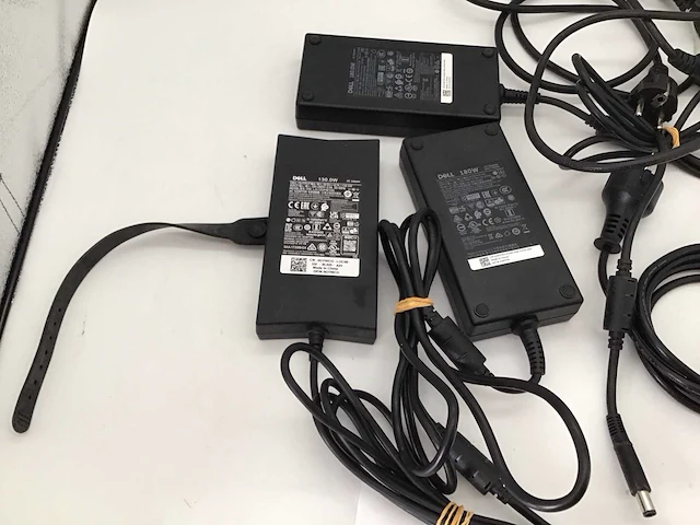 Dell 180 watt (2x) en 130 watt (1x) voeding adapter computeronderdeel (3x) - afbeelding 6 van  6