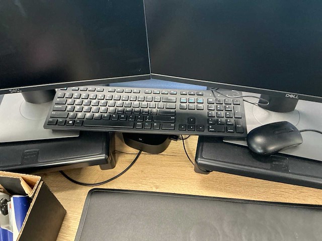 Dell 24 inch monitor met dockingstation (16x) - afbeelding 4 van  19