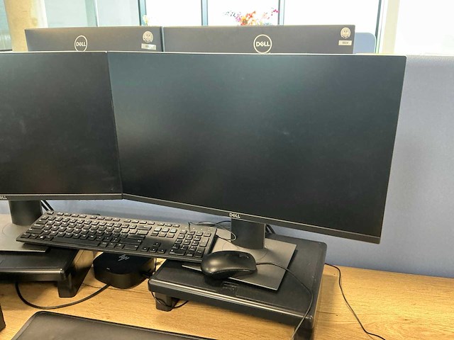 Dell 24 inch monitor met dockingstation (16x) - afbeelding 5 van  19