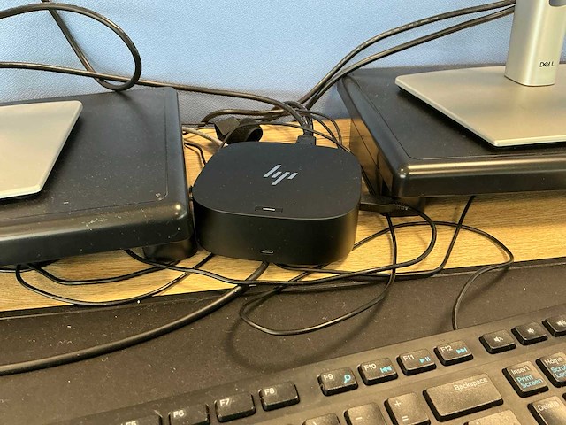 Dell 24 inch monitor met dockingstation (16x) - afbeelding 17 van  19