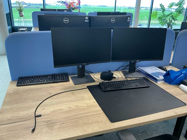 Dell 24 inch monitor met dockingstation (16x) - afbeelding 18 van  19
