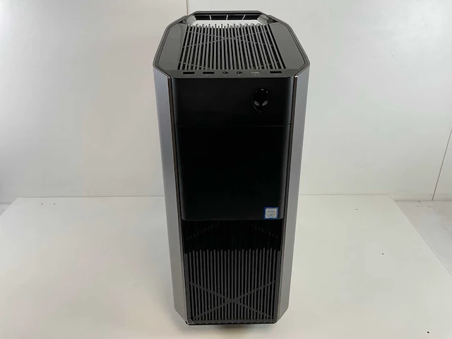 Dell alenware aurora r8, core(tm) i7 9th gen, 32 gb ram (2x16gb), no hdd, nvidia geforce rtx 2080 ti 11 gb workstation - afbeelding 1 van  13