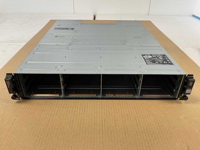 Dell (compellent sc200) - no hdds expansion disk array enclosure - afbeelding 4 van  8