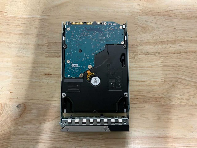 Dell dj7c9 sas 12tb interne hardeschijf (4x) - afbeelding 5 van  6