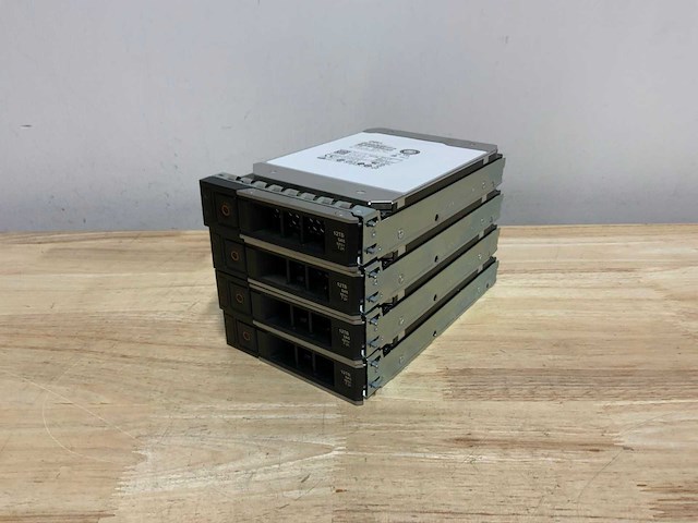 Dell dj7c9 sas 12tb interne hardeschijf (4x) - afbeelding 3 van  6