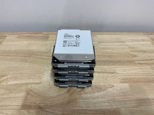 Dell dj7c9 sas 12tb interne hardeschijf (4x) - afbeelding 1 van  4