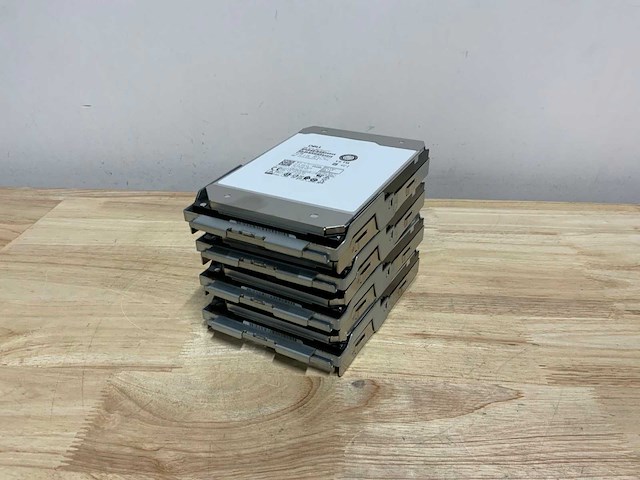 Dell dj7c9 sas 12tb interne hardeschijf (4x) - afbeelding 3 van  4