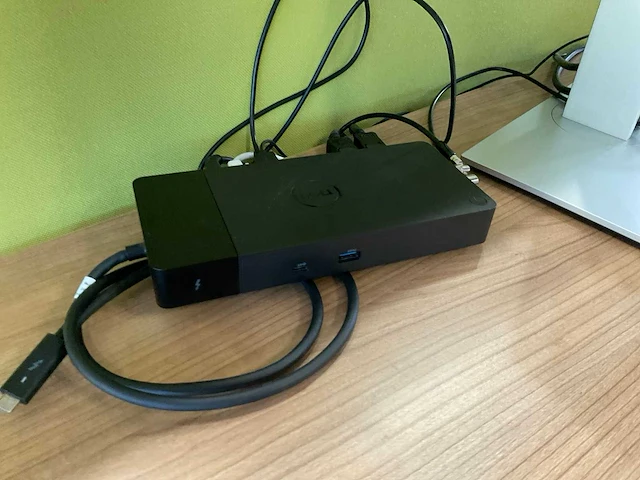 Dell dockingstations met monitoren (2x) - afbeelding 10 van  14