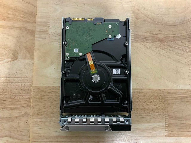 Dell emc exos 7e10 sata 4tb interne hardeschijf (6x) - afbeelding 6 van  6