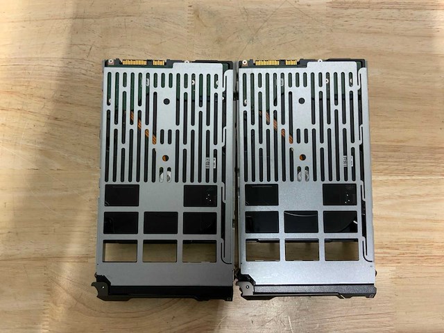 Dell emc exos x18 sas 16tb interne hardeschijf (2x) - afbeelding 4 van  6