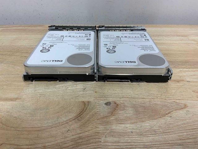 Dell emc exos x18 sas 16tb interne hardeschijf (2x) - afbeelding 3 van  6