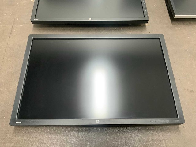 Dell, hp u2417h, z30i, la2206xc etc. partij diverse monitoren, steunen en stekkers - afbeelding 7 van  13