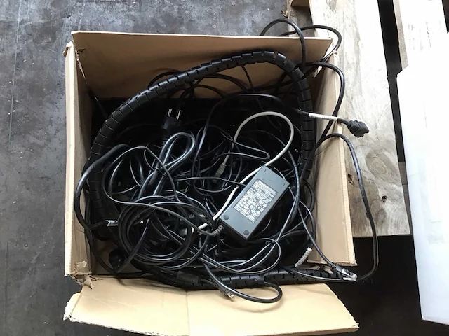 Dell / iiyama monitoren (24x) - afbeelding 9 van  9