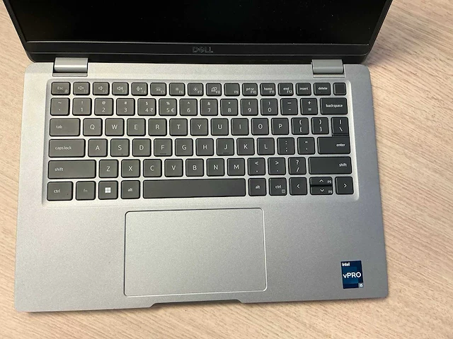 Dell inc. - latitude 5330 - laptop - afbeelding 2 van  8