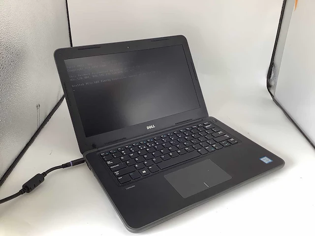 Dell latitude 3380 laptop - afbeelding 1 van  7