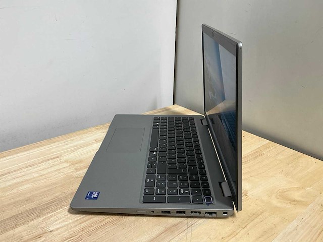 Dell latitude 3440(i7-gen13) laptop - afbeelding 7 van  10