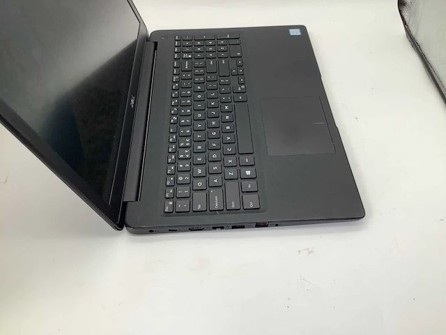 Dell latitude 3500 i5-8265u laptop - afbeelding 8 van  10