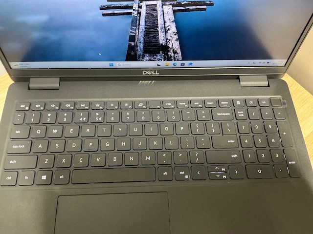 Dell latitude 3520 laptop - afbeelding 2 van  8