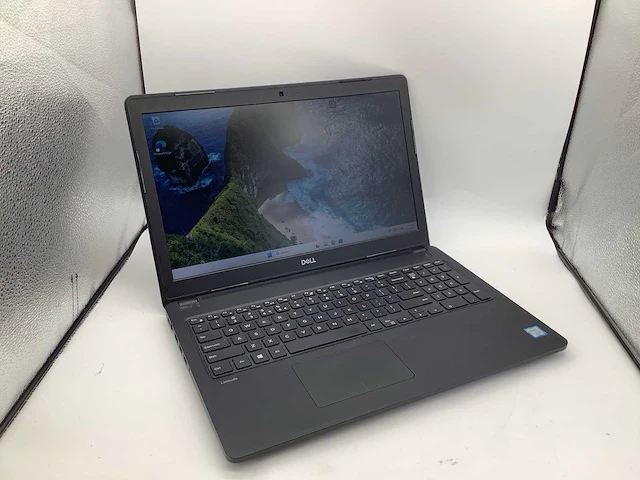 Dell latitude 3580 i5 laptop - afbeelding 1 van  8
