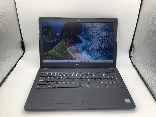 Dell latitude 3580 i5 laptop - afbeelding 2 van  8