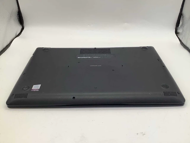 Dell latitude 3590 i5 laptop - afbeelding 9 van  9