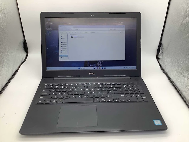 Dell latitude 3590 i5 laptop - afbeelding 2 van  9
