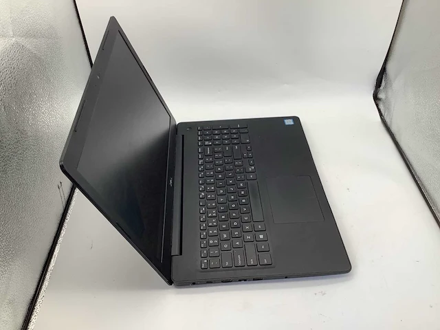 Dell latitude 3590 i5 laptop - afbeelding 4 van  7