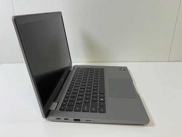 Dell latitude 5330 13.3”, core(tm) i5 12th gen, 16 gb ram, 256 gb nvme laptop - afbeelding 2 van  6
