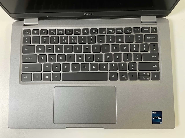 Dell latitude 5330 13.3”, core(tm) i5 12th gen, 16 gb ram, 256 gb nvme laptop - afbeelding 4 van  6