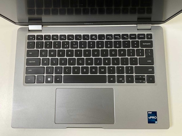 Dell latitude 5330 13.3”, core(tm) i7 12th gen, 16 gb ram, 256 gb nvme laptop - afbeelding 4 van  7