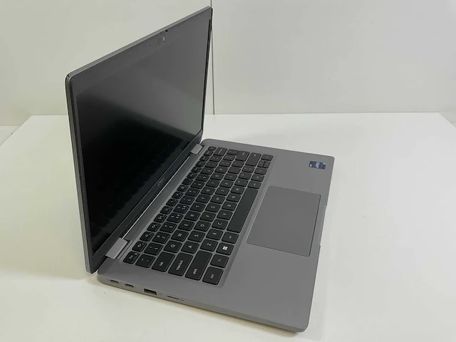 Dell latitude 5330 13.3”, core(tm) i7 12th gen, 16 gb ram, 256 gb nvme laptop - afbeelding 2 van  7