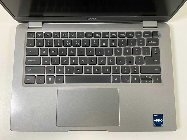 Dell latitude 5330 13.3”, core(tm) i7 12th gen, 32 gb ram, 512 gb nvme laptop - afbeelding 4 van  7