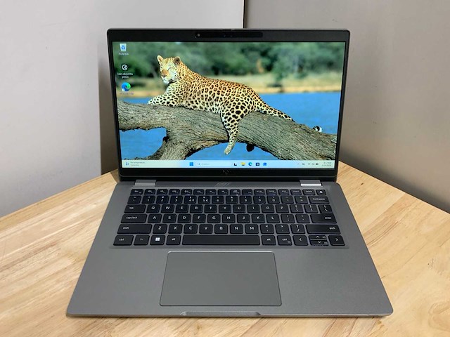 Dell latitude 5330 (i5-gen12) laptop - afbeelding 1 van  9