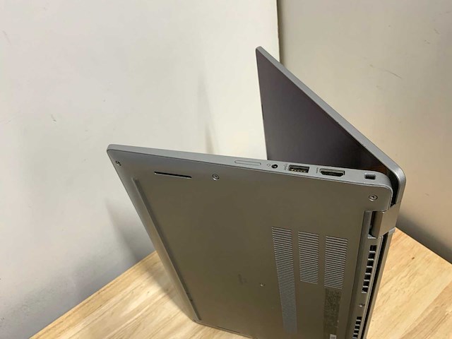 Dell latitude 5330 (i5-gen12) laptop - afbeelding 6 van  9